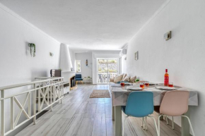 Casa Azula - Bright and airy 2 bedroom apartment with pool